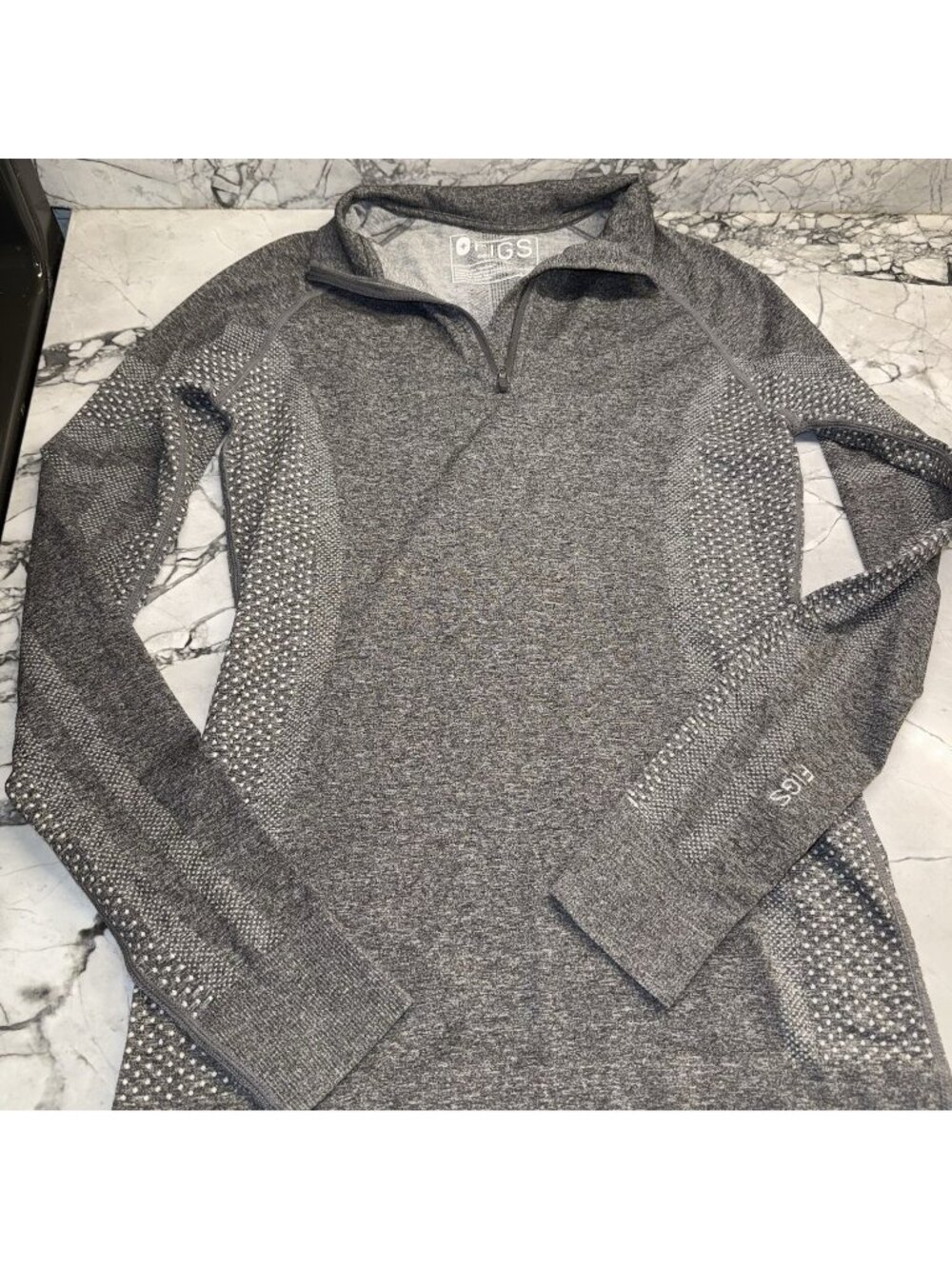 Women’s FIGS Salta Seamless ¼ Zip Longsleeve Underscrub Gray Size XS
